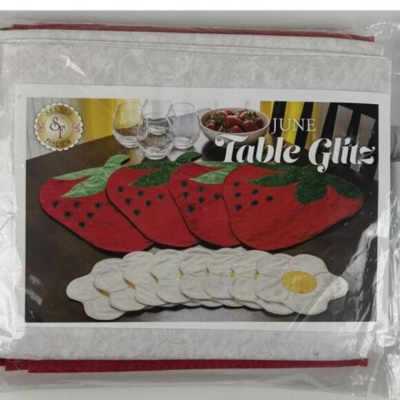 NEW Shabby Fabrics June Table Glitz Strawberry Placemat Coasters Kit Fabric - Picture 1 of 3